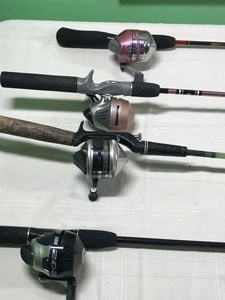 lot 585 image: 4Fishing rods and reels