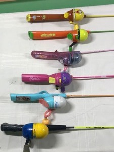 lot 587 image: 6 Kids fishing rods and reels