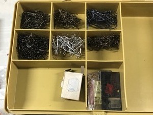 lot 594 image: Magnum tackle box of hooks