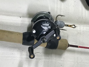 lot 605 image: Bucket of fishing stuff and more