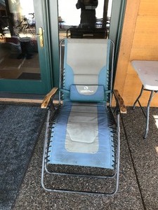 lot 633 image: Gravity chair