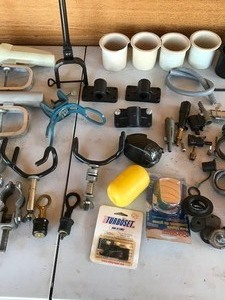 lot 646 image: Pail of boat items and more