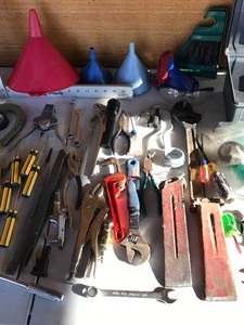 lot 650 image: box of tools and toolbox and more