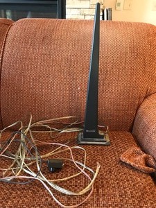 lot 569 image: FM Antenna - Recoton FM100