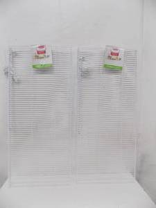 lot 4 image: 3 Linen Shelf Kits   2 Rubbermaid