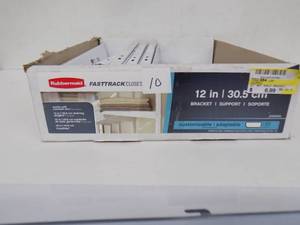lot 10 image: 39 Rubbermaid Fasttrack and brackets