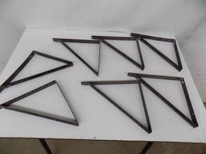 lot 64 image: 7 - 10 14 Shelf Brackets