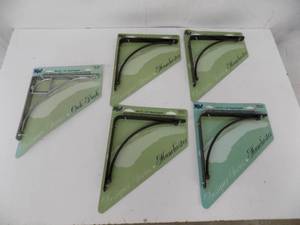 lot 70 image: Shelf Bracket