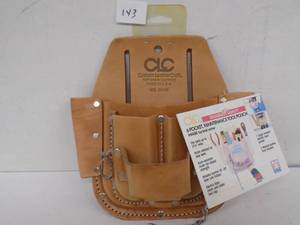 lot 143 image: CLC Leather 6 pocket tool pouch