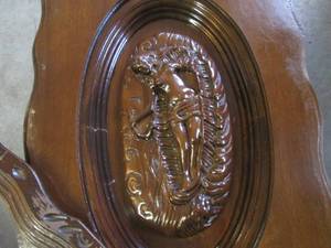 (EC1) Vintage Carved Top with Glass...