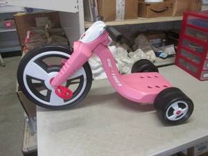 (BR1) Radio Flyer Big Flyer Trike...