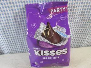 (B-2) Party Pack Bag Hersheys Kisse...
