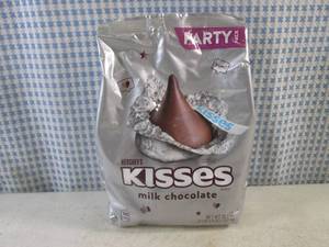 (B-2) Party Pack Bag Hersheys Kisse...