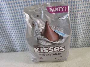 (B-2) Party Pack Bag Hersheys Kisse...