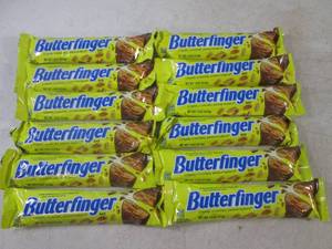 (B-3) 12 Butterfinger Candy Bars Pa...