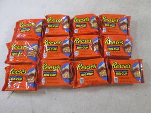 (B-3) 12 Reeses Potato Chips Big Cu...