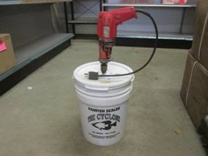 (EC1) The Cyclone Panfish Scaler wi...