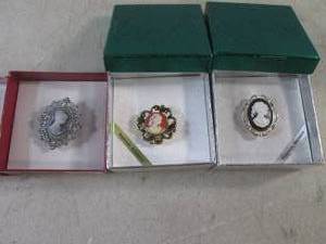 (BSB) Lot of 3 Broaches in Boxes...