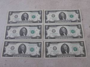 (CNTR) 6 - $2 Dollar Bills - Serial...