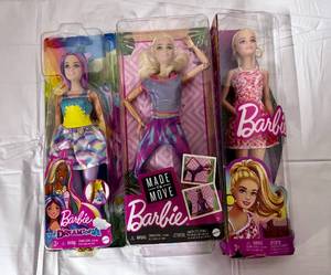 3 Barbies