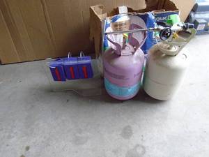 Spray foam tanks & gun. Feel nearly full. NO hose. As shown.