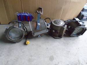Qty of 4 theater lights. As shown.