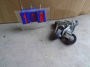 Qty of 4 swivel casters. As shown.