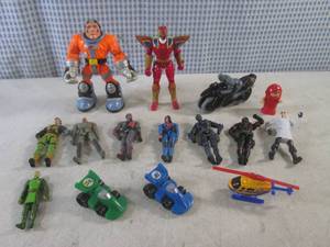 lot 47 image: (CS) Assorted Toy Figures