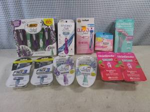 lot 72 image: (CSB) Assorted Packs of Razors...