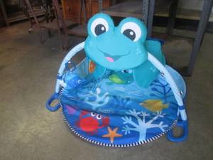 lot 81 image: (EW6) Baby Einstein Neptune Under The Sea Activity Play Mat