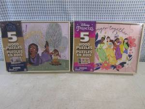 lot 90 image: (CSB) 2 Disney 5 Wood Puzzles Sets - NewUnopened
