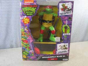 lot 101 image: (D-3) Teenage Mutant Ninja Turtles Mutant Mayhem Remote Control Cowabunga Raph Scateboard - NewUnopened