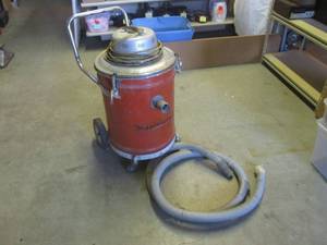 lot 175 image: (FS) Vintage Mastercraft Shop Vac - Works