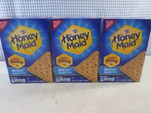 lot 204 image: (C-2) 3 Boxes Honey Maid Graham Crackers Past Date