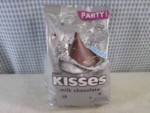 lot 211 image: (B-3) Party Pack Bag Hersheys Kisses Milk Chocolate 2 Pounds 3.8 Ounces Past Date