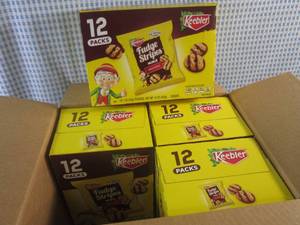 lot 232 image: (C-2) 48 Pouches Fudge Stripes Minis Original Cookies 4 Inner Boxes of 12 Past Date