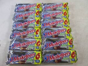 lot 233 image: (B-2) 12 - 6 Fun Size 3 Museteers Candy Bar Packs Best by Jan 2024