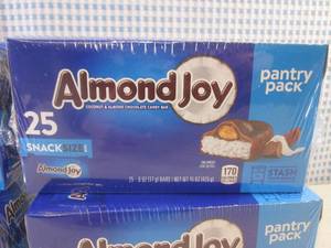 lot 236 image: (C-2) 4 Boxes of 25 Snack Size Almond Joy Candy Bars Best by Jan 2024