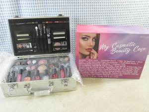 lot 238 image: (BSB) My Cosmetic Beauty Case - New - Great Gift