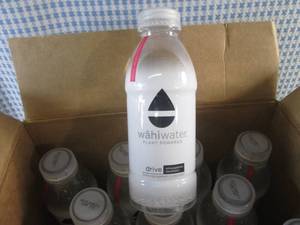 lot 266 image: (B-4) 12 Bottles Drive Wahiwater 16.9oz Past Date