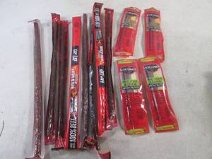 lot 273 image: (EC2) 12 Assorted Jack Links Snacks Past Date