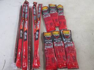lot 275 image: (EC2) 12 Assorted Jack Links Snacks Past Date