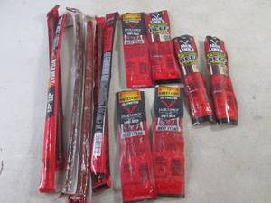 lot 280 image: (EC2) 12 Assorted Jack Links Snacks Past Date