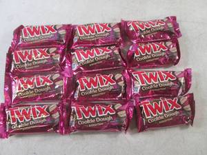 lot 283 image: (C-3) 12 Twix Cookie Dough Cookie Bars Past Date