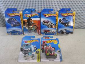 lot 300 image: (BSB) Assorted Hot Wheels In Packaging