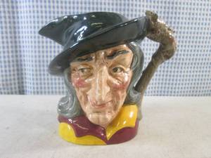 lot 310 image: (FS) Vintage 1953 Royal Doulton Pied Piper Character Mug Jug (D6403) 7 14 High