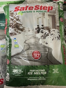 lot 11 image: Safe Step Ice Melt NEW 50 Pound Bag