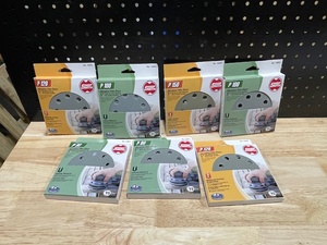 lot 17 image: 5 Hook and Loop Sanding Discs