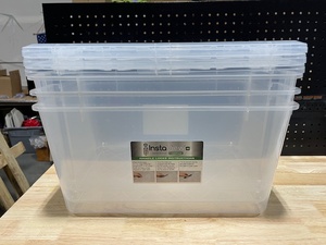 lot 41 image: Greenmade 45 Quart Totes