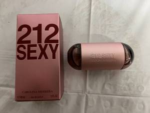 lot 18 image: 212 Sexy Carolina Herrera Eau de Parfum